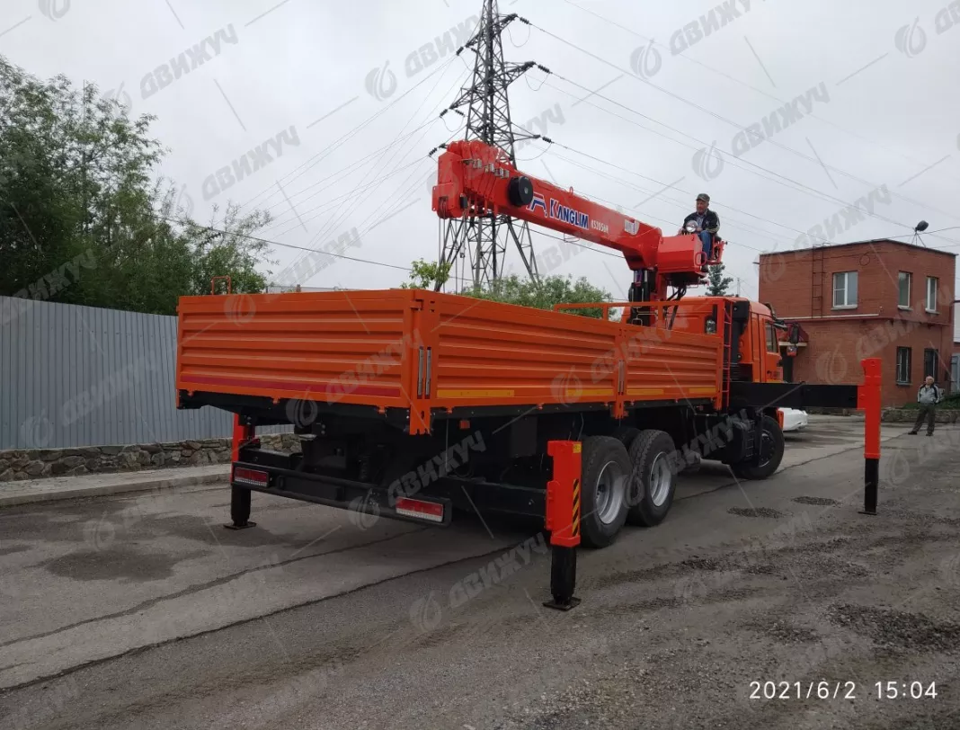 Бортовой автомобиль с КМУ Kanglim 1256GII, на шасси КАМАЗ – 65115-50