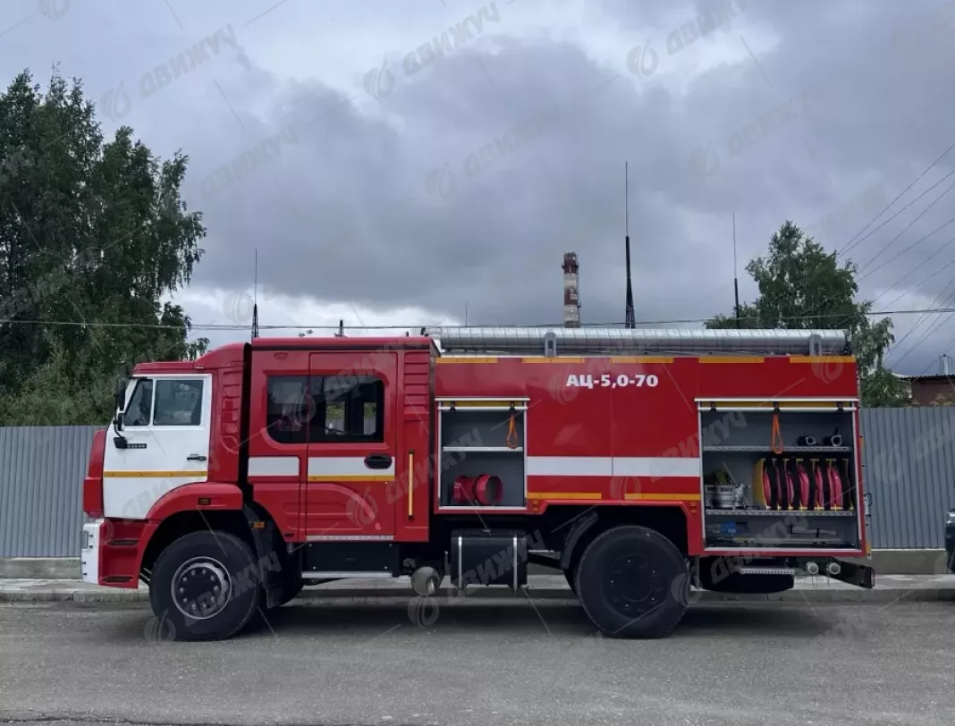 Автоцистерна пожарная АЦ-5,0-70 на шасси Камаз 53605