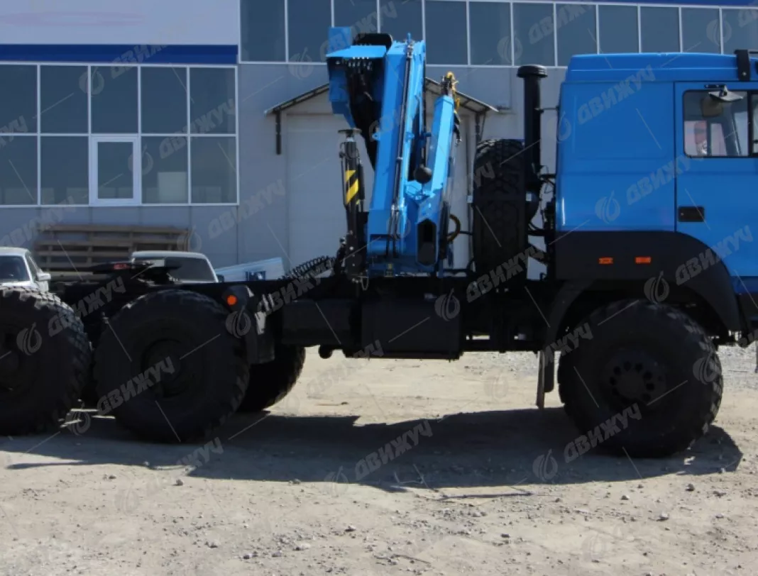 Седельный тягач Урал 44202-82 (бескапотный) с КМУ ИМ-240