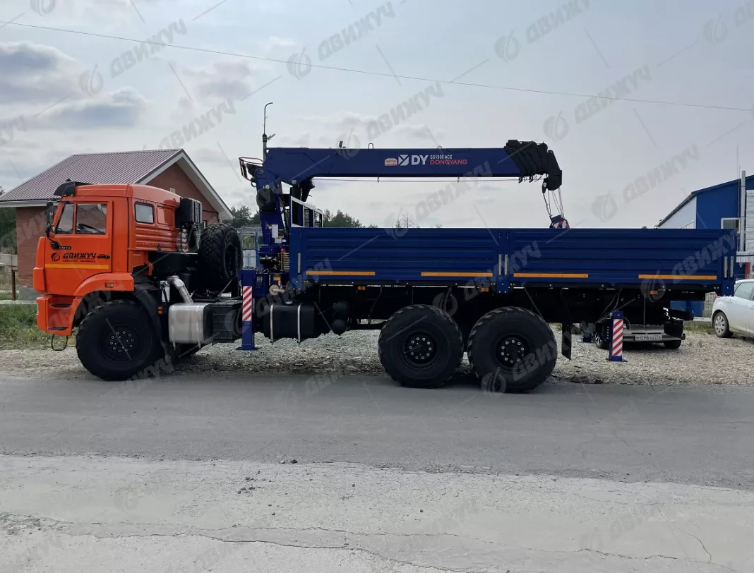 Бортовой автомобиль КАМАЗ-43118-50 с КМУ Dong YANG 1956 (тросовый)