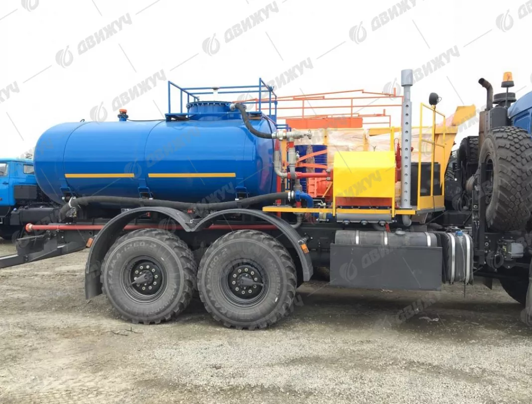 Агрегат кислотной обработки скважин СИН-32 КАМАЗ-43118-50 (КПП 154, 32 МПа, диаметр плунжера 125)