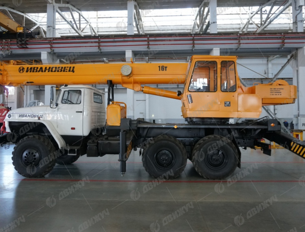 Урал 5557 Автокран