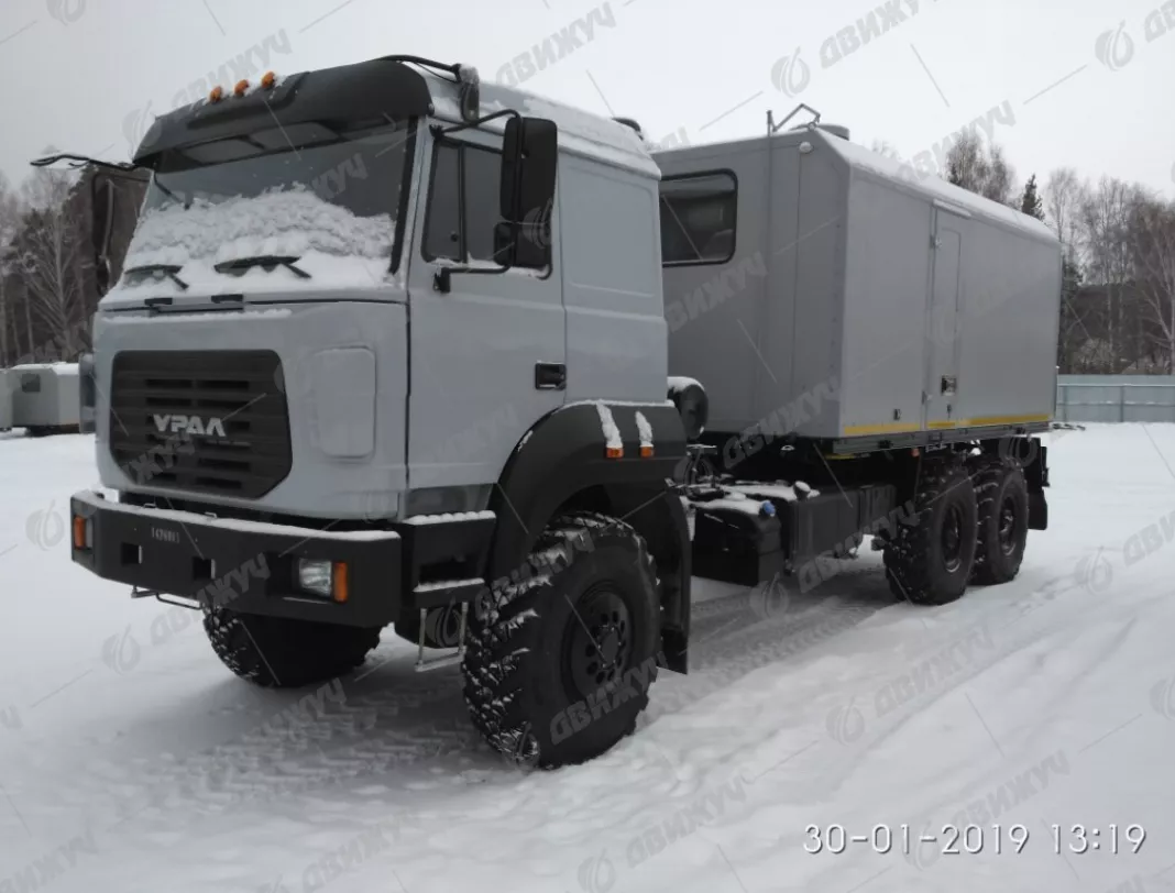 ППУА-1600/100 на шасси Урал 5557-4512-80Е5 (насос 1,1 ПТ)