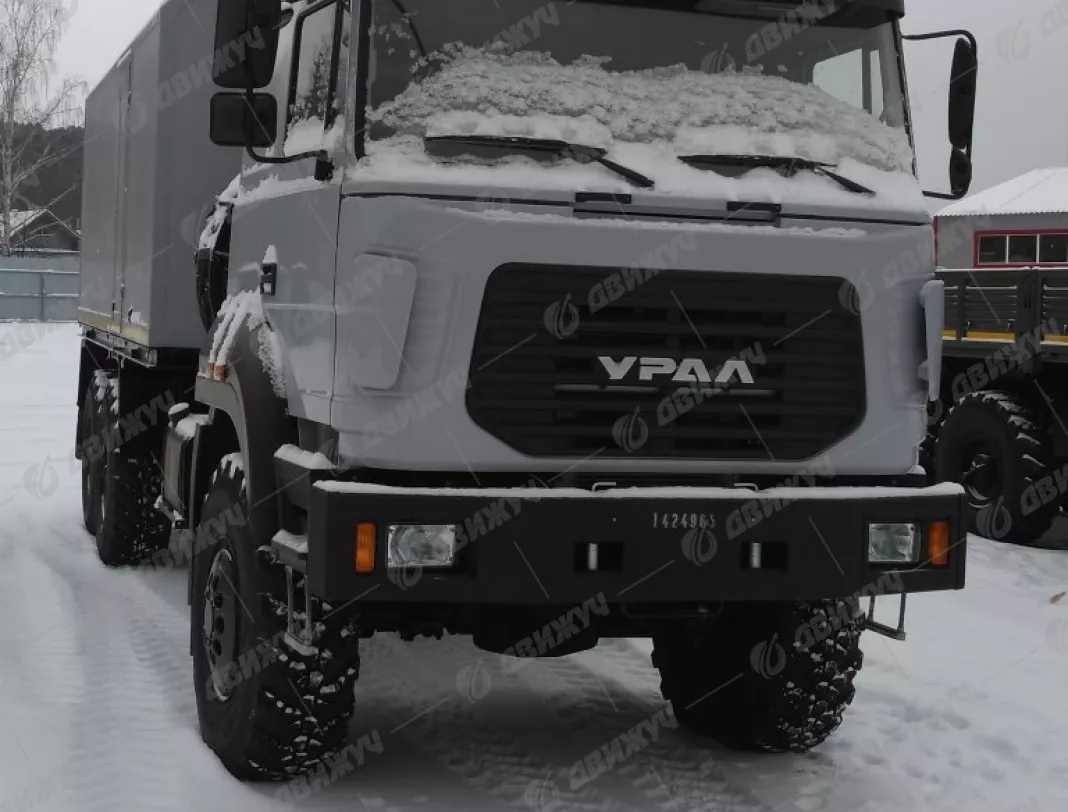 ППУА-1600/100 на шасси Урал 5557-4512-80Е5 (насос 1,1 ПТ)