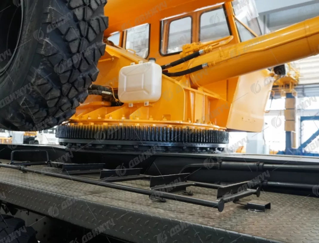 Автокран Ивановец КС-45717-1 на шасси УРАЛ-4320