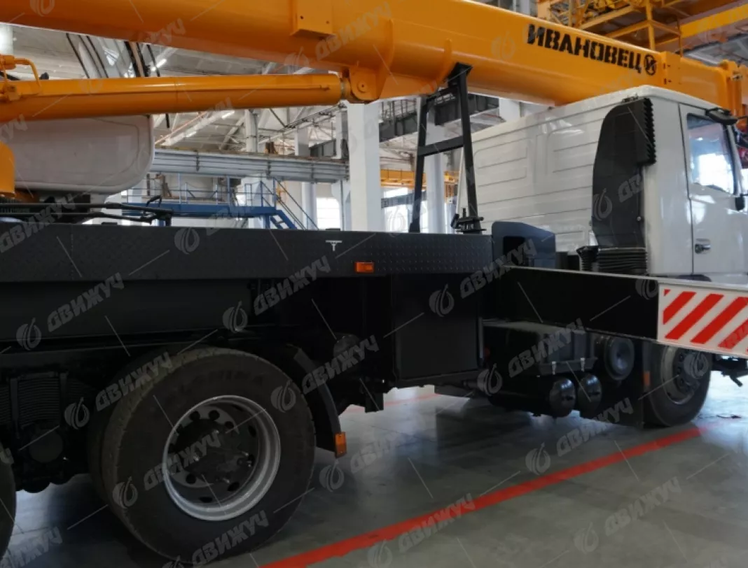 Автокран Ивановец 45717А-1Р на шасси МА3-6312С3