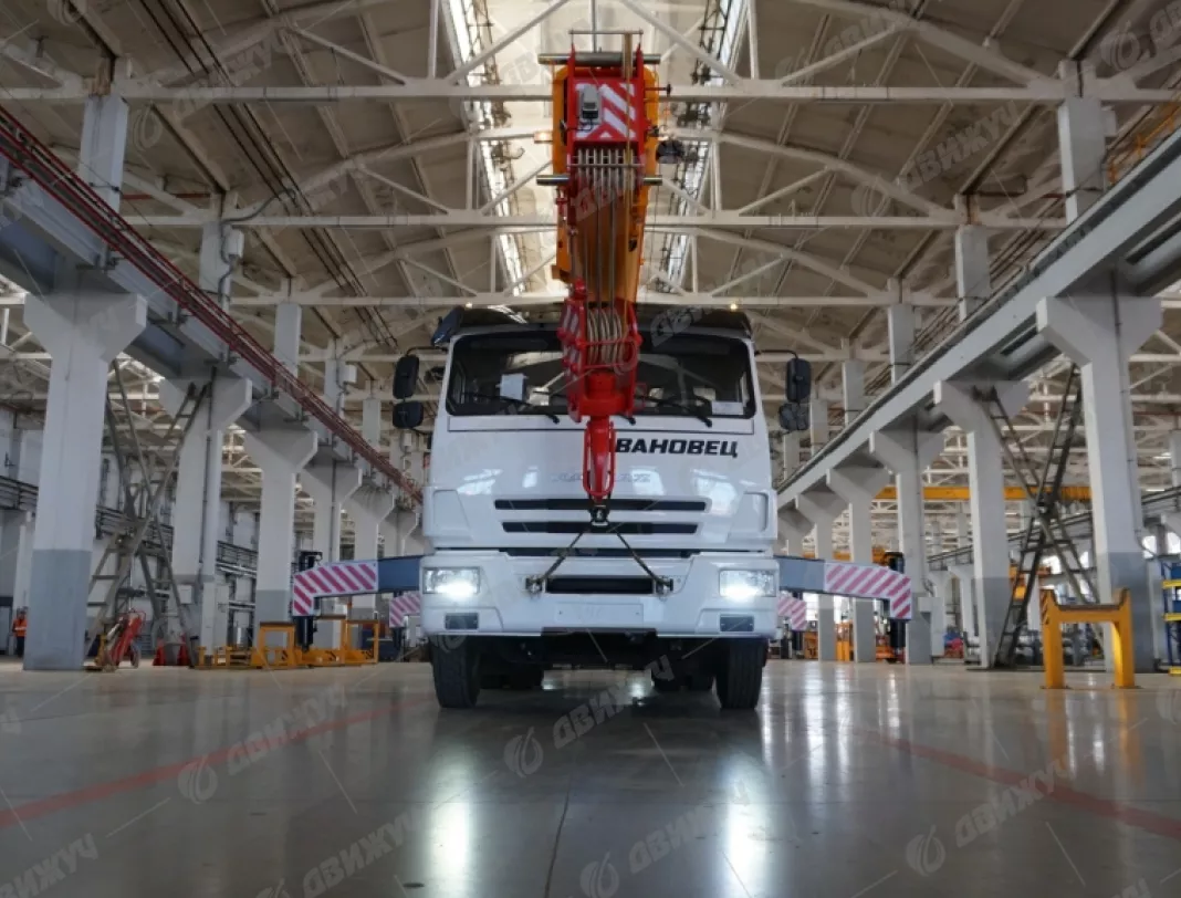 Автокран Ивановец 45717К-1 на шасси КАМАЗ-65115