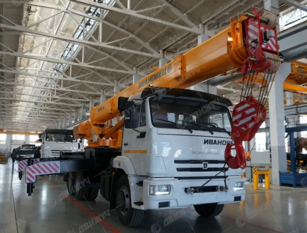 Автокран Ивановец 45717К-1 на шасси КАМАЗ-65115