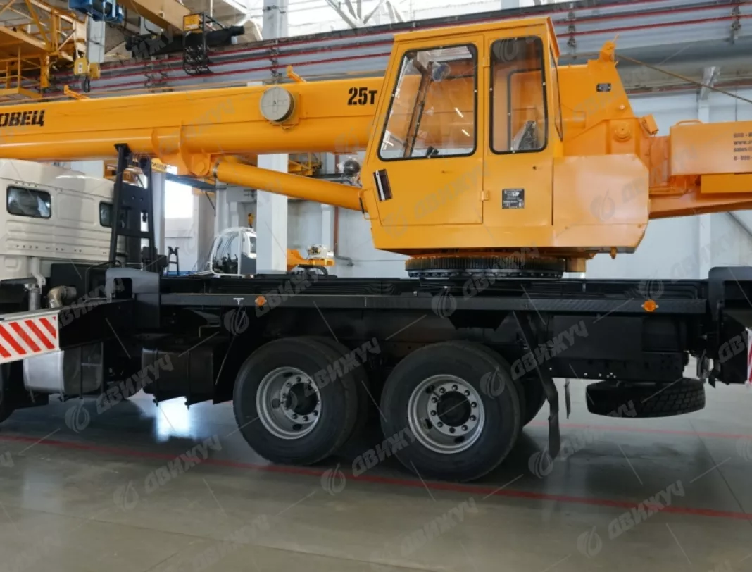 Автокран Ивановец 45717К-1 на шасси КАМАЗ-65115