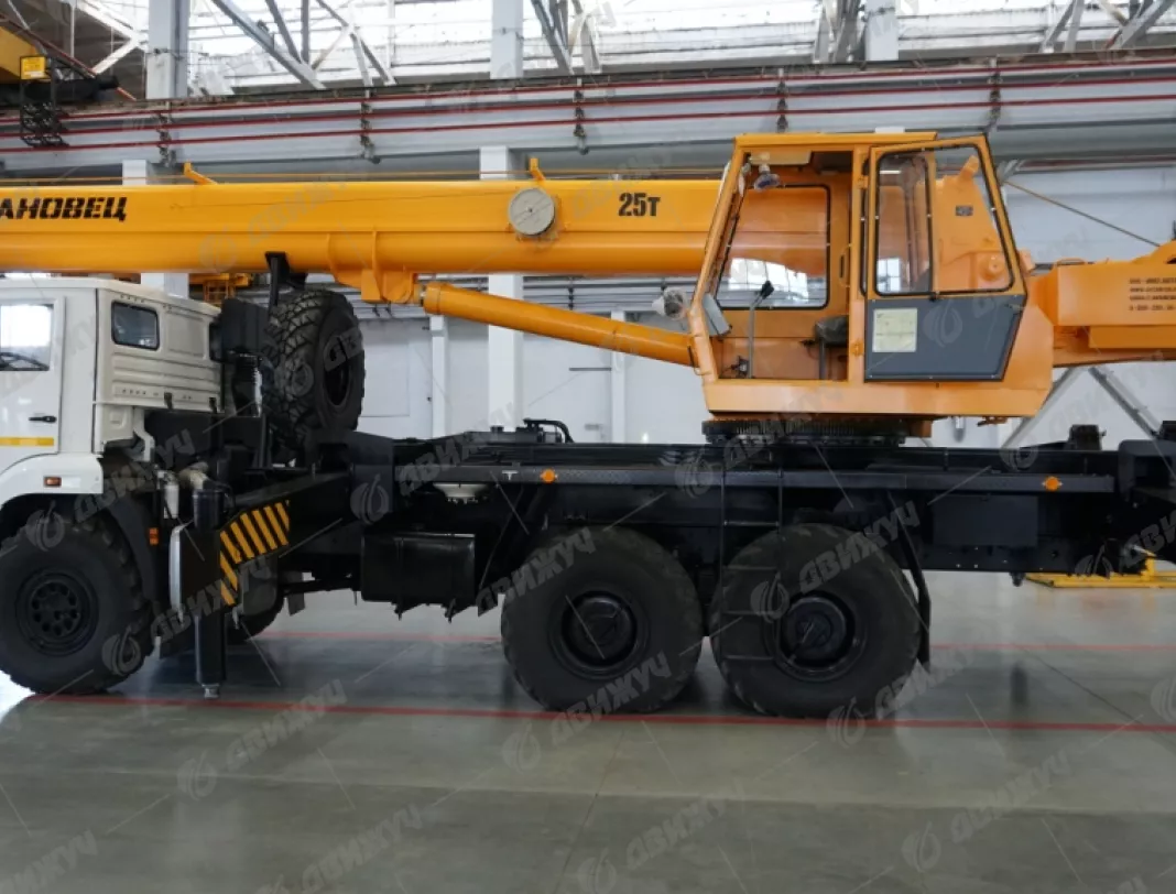 Автокран Ивановец КС-45717К-3 на шасси КАМАЗ-43118