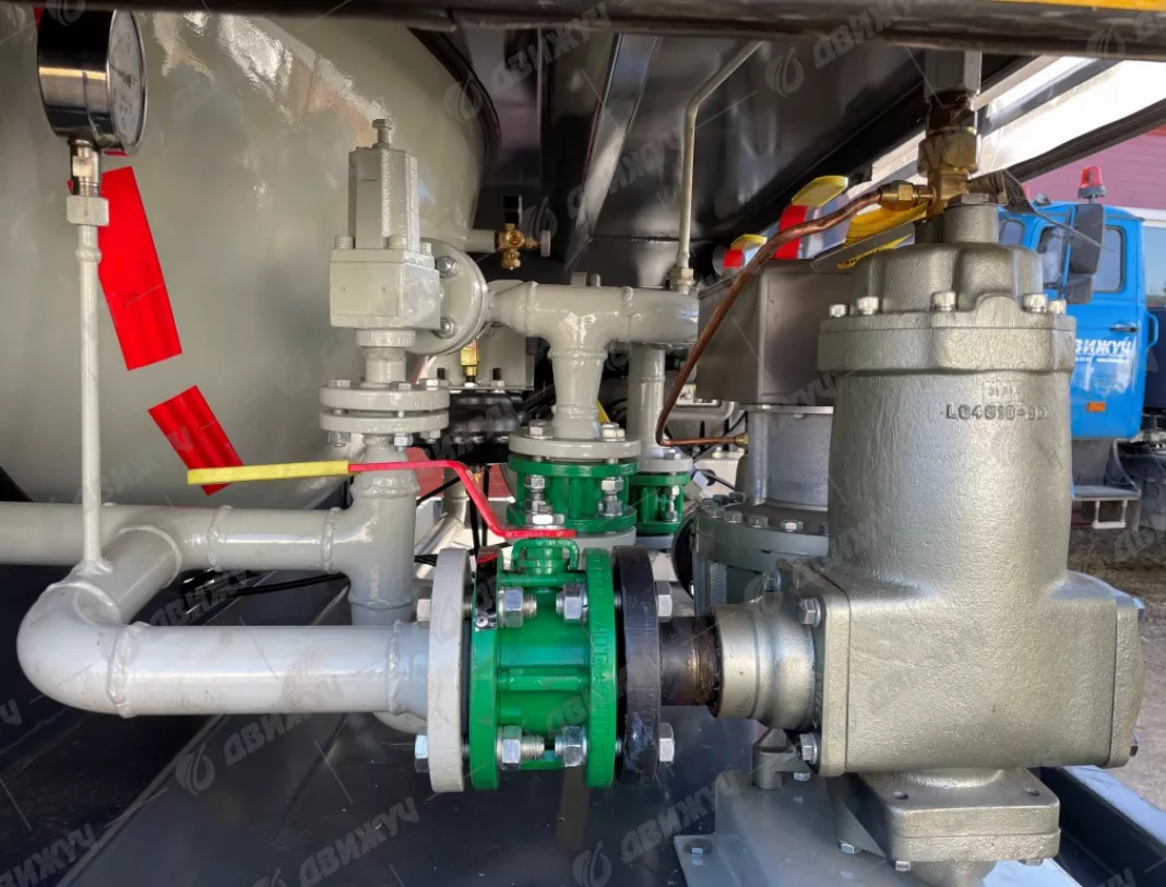 Газовоз АЦТ-10(12) на шасси КАМАЗ 43253