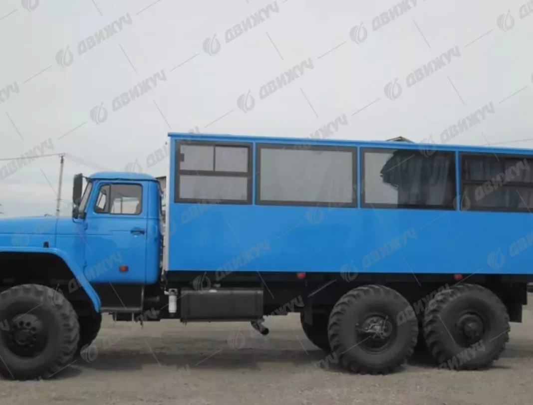 Вахтовый автобус Урал 3255-0013-61 28 мест