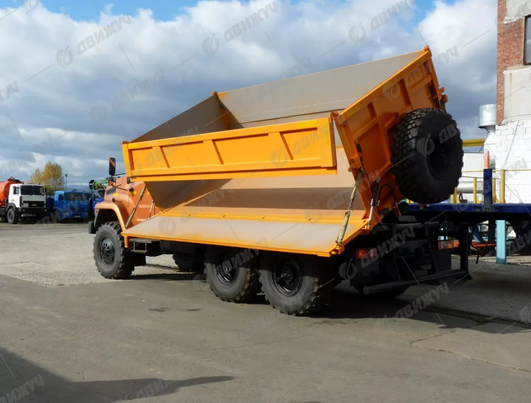 Самосвал-зерновоз Урал Next 5557