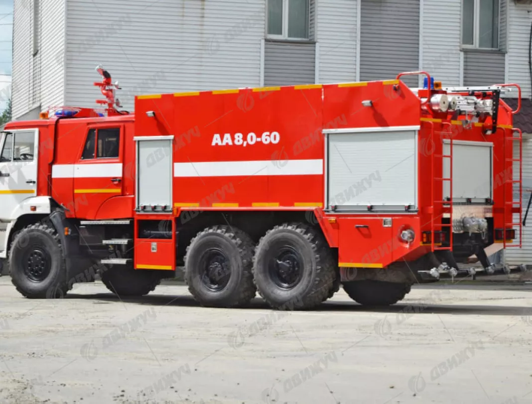 Пожарный аэродромный автомобиль АА-8,0-60 на шасси КАМАЗ-43118