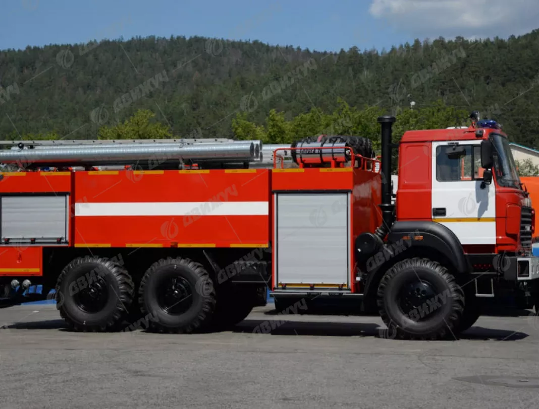 Автомобиль пожарный АЦ-6,0-40 на шасси Урал 5557