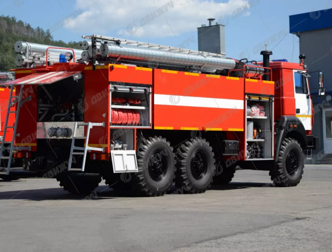 Автомобиль пожарный АЦ-6,0-40 на шасси Урал 5557