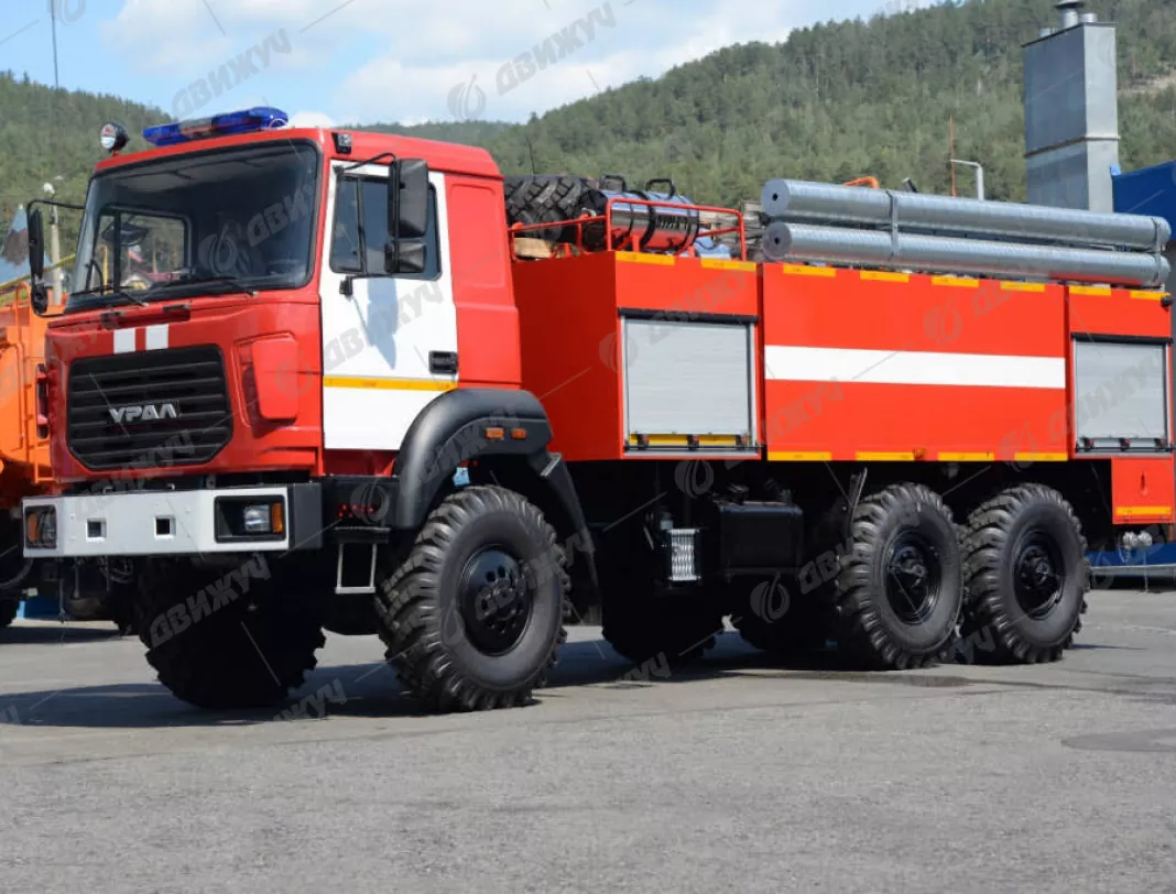 Автомобиль пожарный АЦ-6,0-40 на шасси Урал 5557