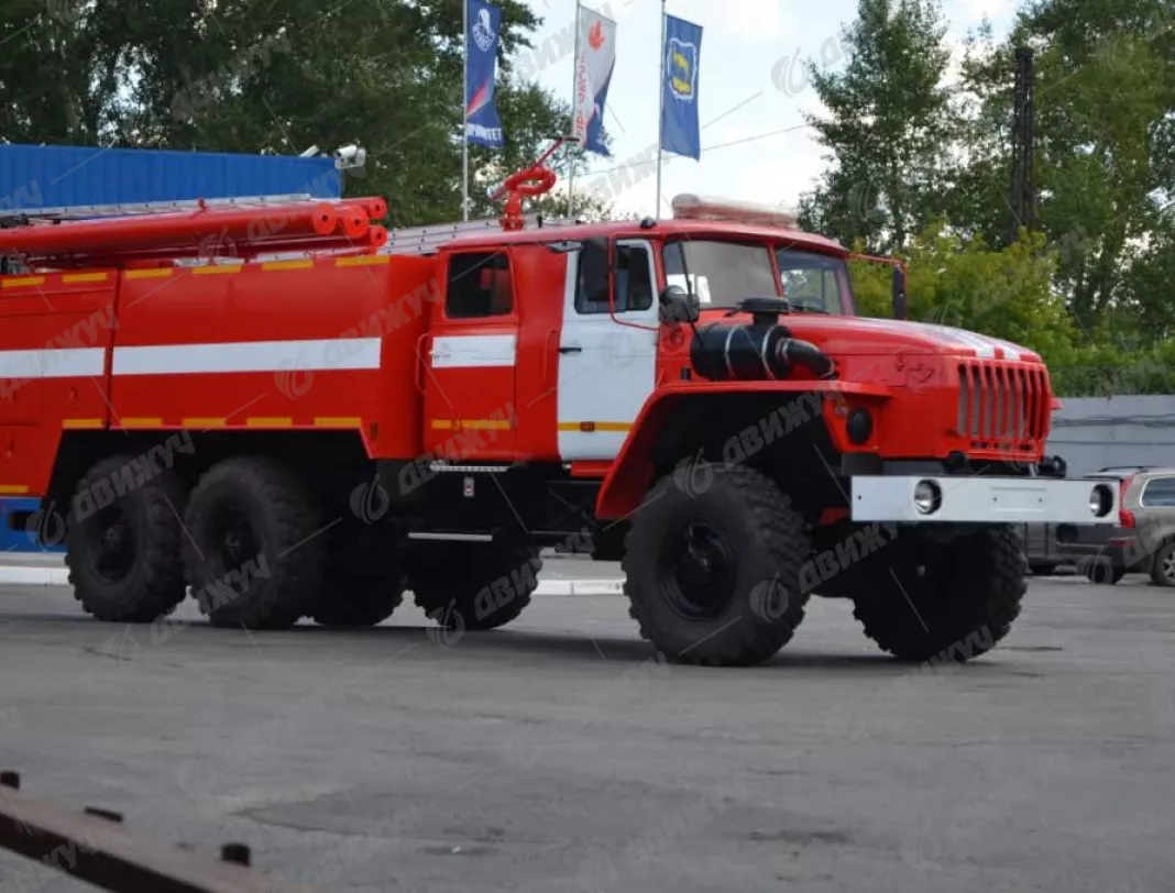 Автоцистерна пожарная АЦ-8,0-40 на шасси Урал-55571