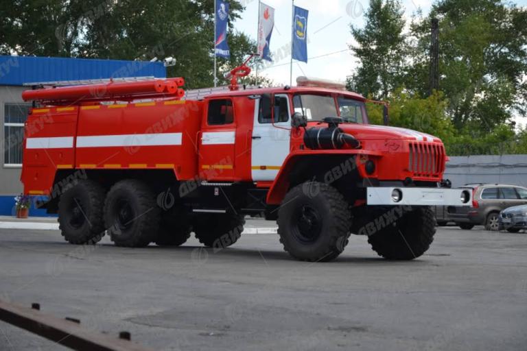 Автоцистерна пожарная АЦ-8,0-40 на шасси Урал-55571