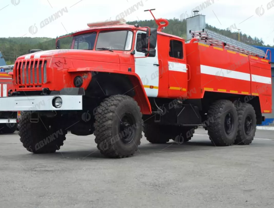 Автоцистерна пожарная АЦ-8,0-40 на шасси Урал-55571