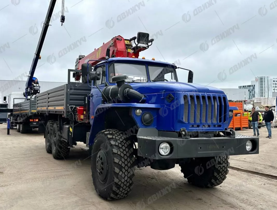 Бортовой Урал 4320 (капотный) с КМУ  ИТ-150 (тросовый)