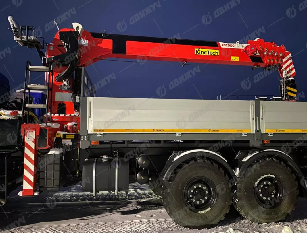 Бортовой камаз 43118-3090-76 (RR) с КМУ KineТесh FSC 200С