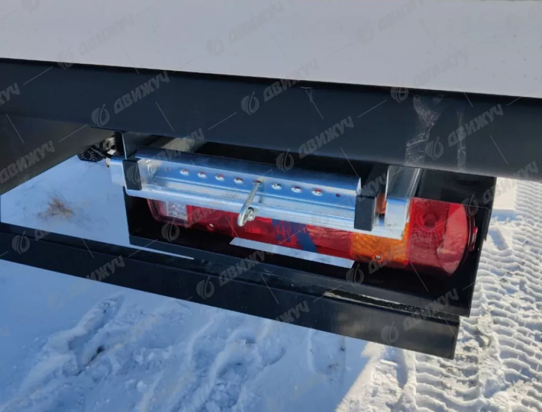 Фургон изотермический на шасси DAYUN X120 CGC1120D