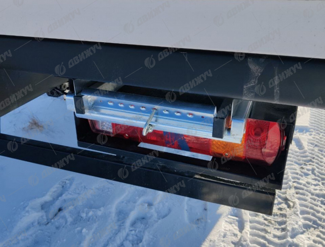 Фургон изотермический на шасси DAYUN X120 CGC1120D