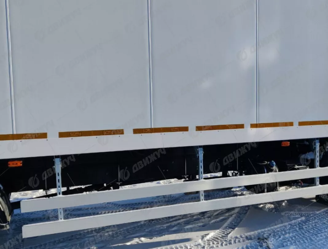 Фургон изотермический на шасси DAYUN X120 CGC1120D