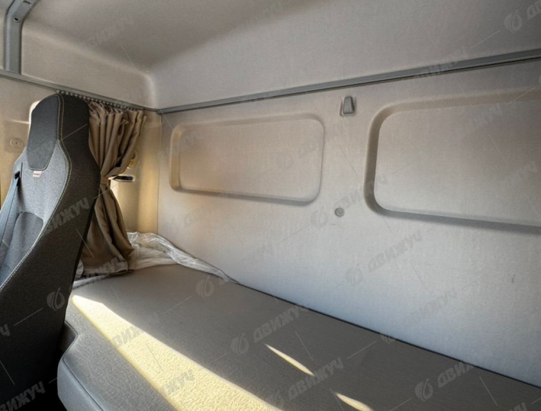 Тягач Shacman X3000 6х6 (SX42586V385)