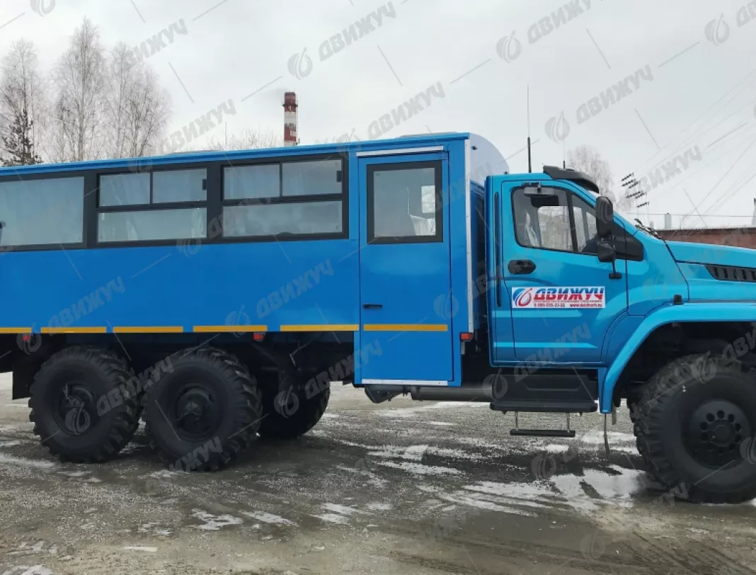 Вахтовый автобус на шасси Урал NEXT 3255-5013-71Е5
