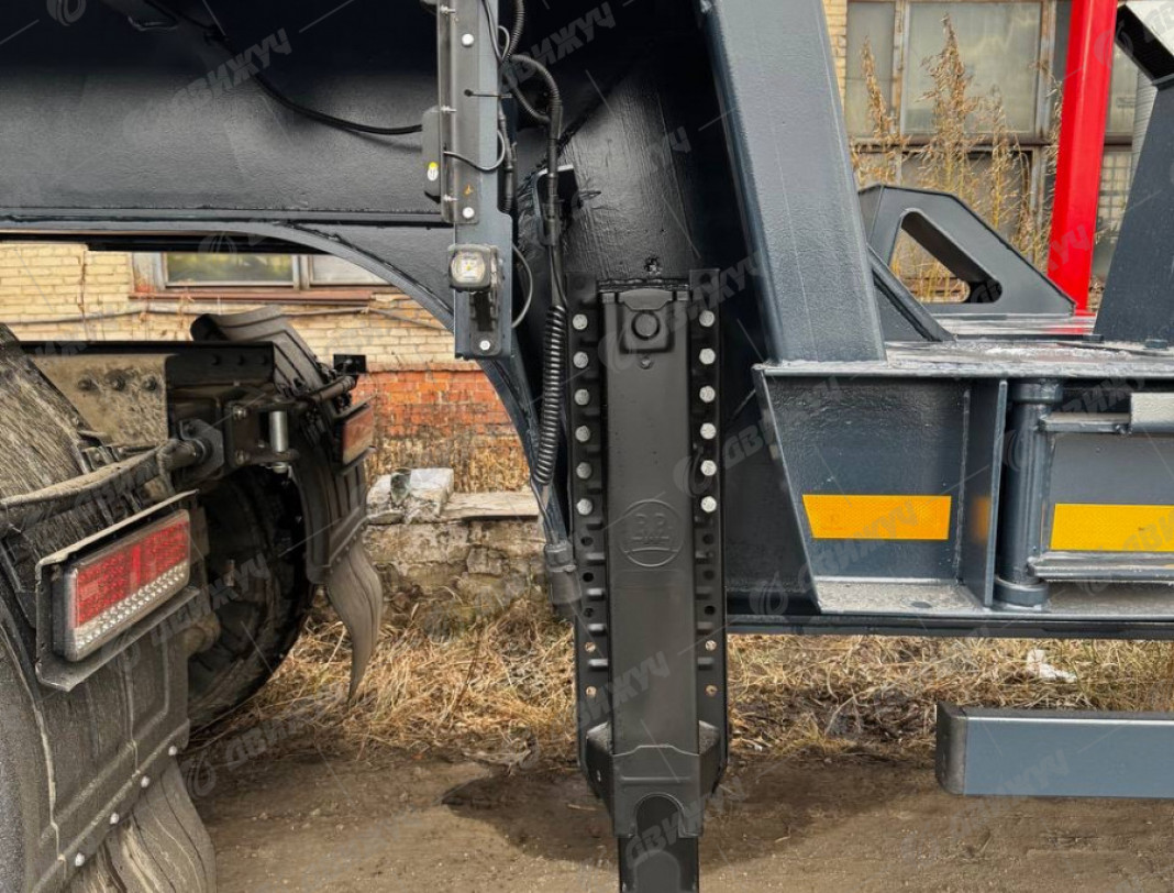 Полуприцеп-тяжеловоз ЧМЗАП 99903-0000041-КУ4 высокорамный