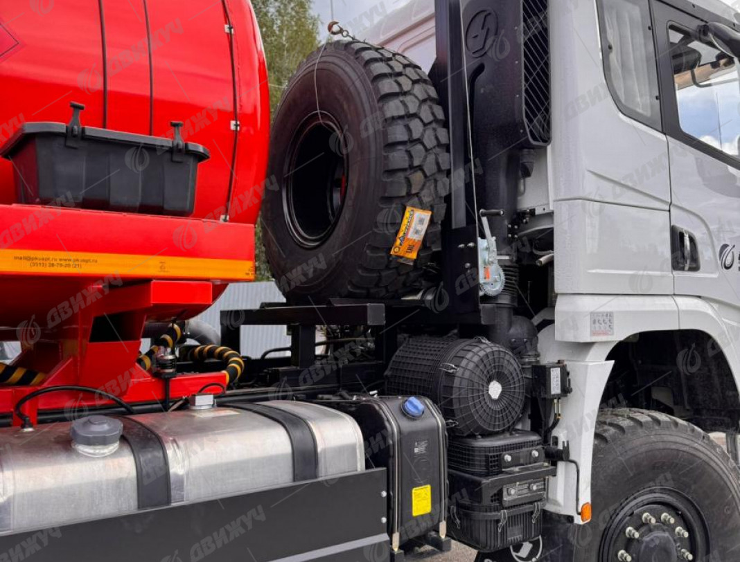 АКН-10 на шасси Shacman SX32586V385 
