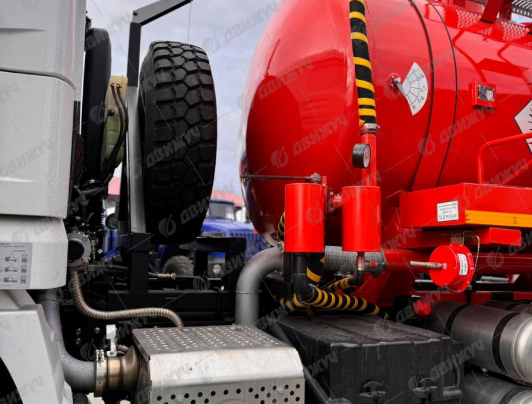 АКН-10 на шасси Shacman SX32586V385 