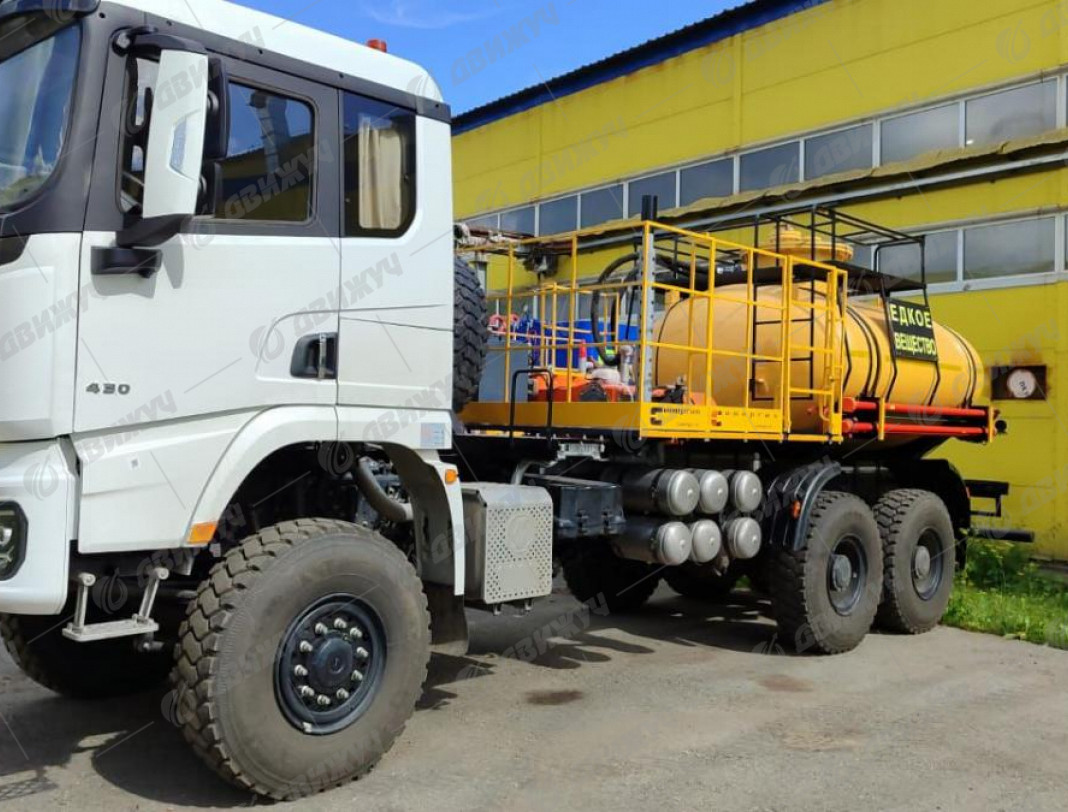  Агрегат кислотной обработки скважин СИН-32 на шасси Shacman SX32586V385