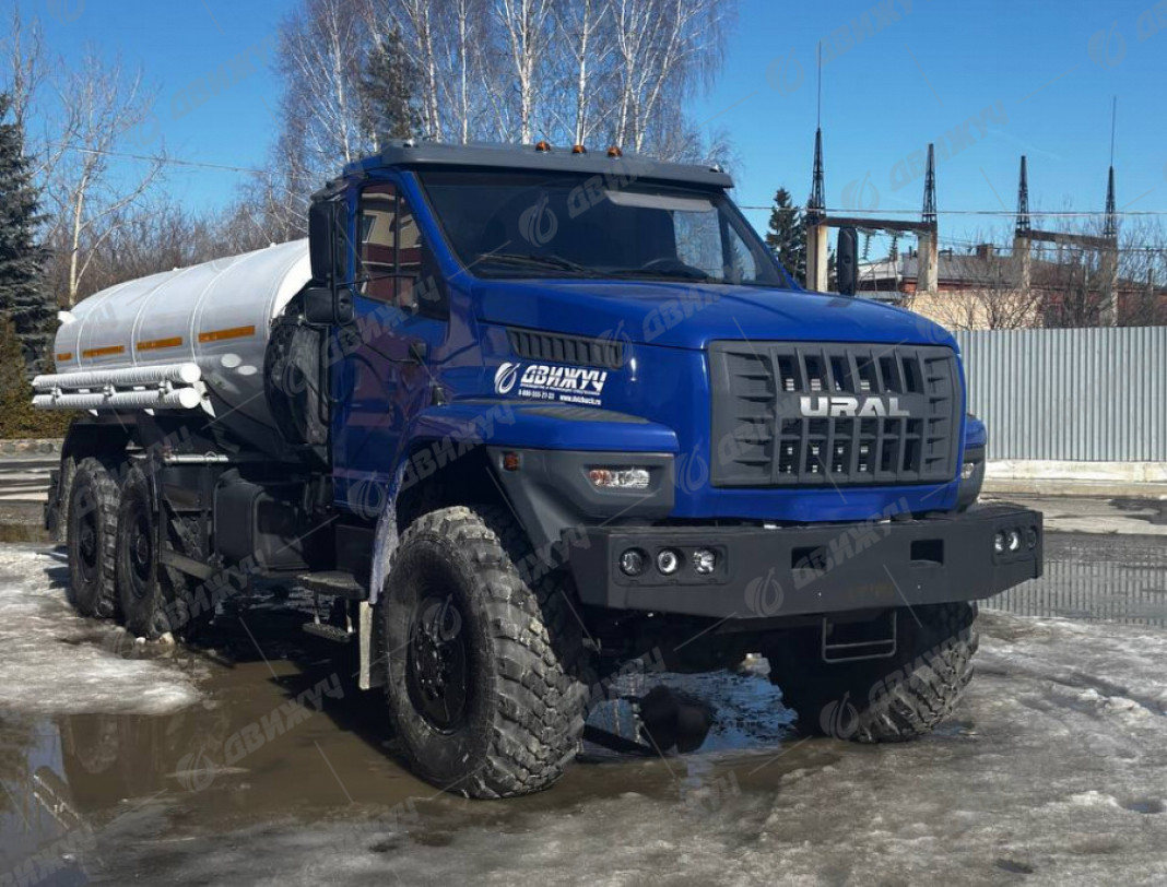 Водовоз АЦПТ-9,5 на шасси Урал NEXT 4320-72Е5