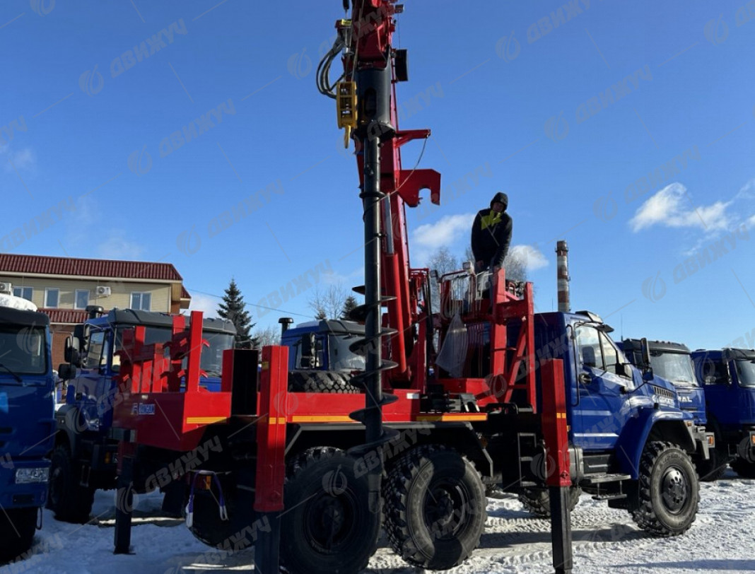 Бурильно-крановая машина БКМ с Kanglim KDC 5600 на шасси Урал NEXT 5557-72