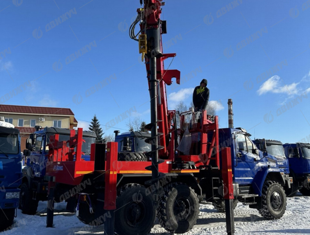 Бурильно-крановая машина БКМ с Kanglim KDC 5600 на шасси Урал NEXT 5557-72