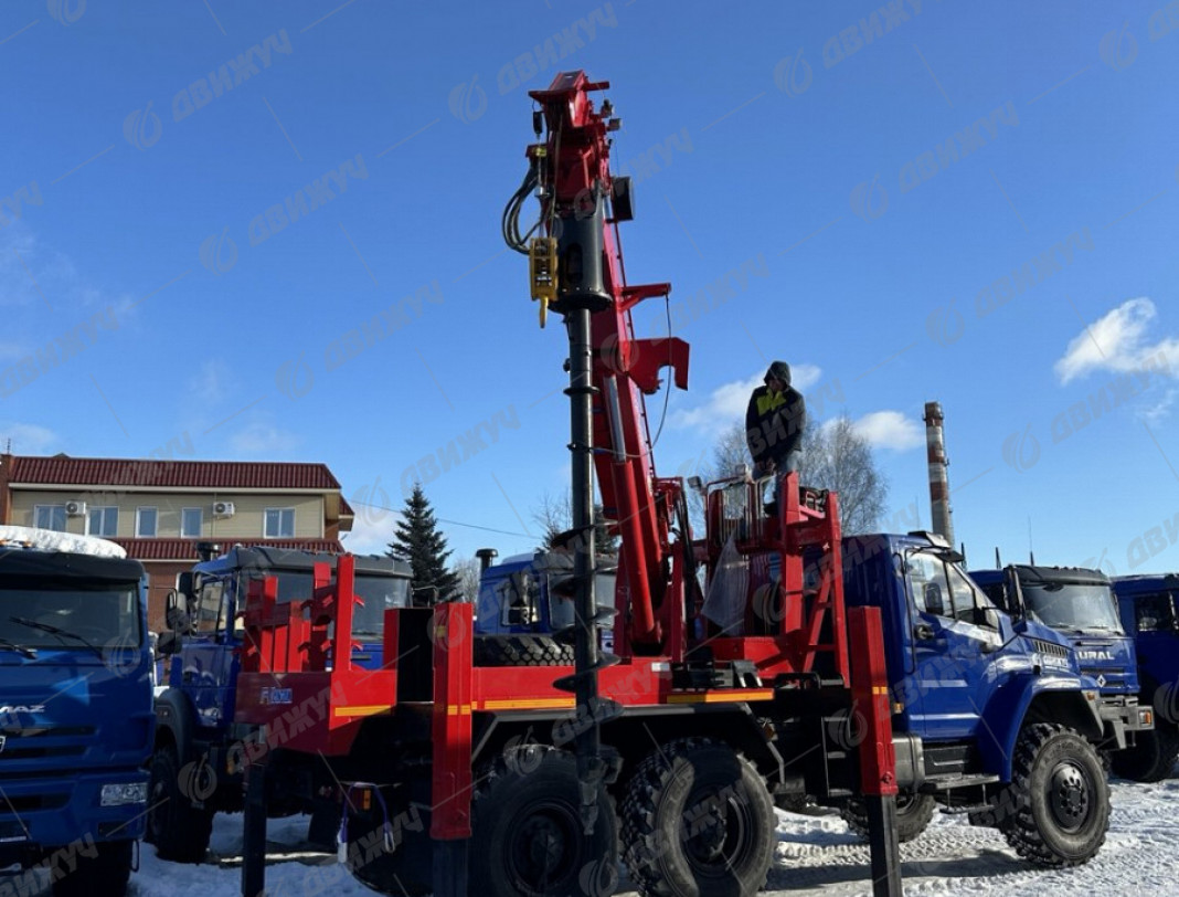 Бурильно-крановая машина БКМ с Kanglim KDC 5600 на шасси Урал NEXT 5557-72