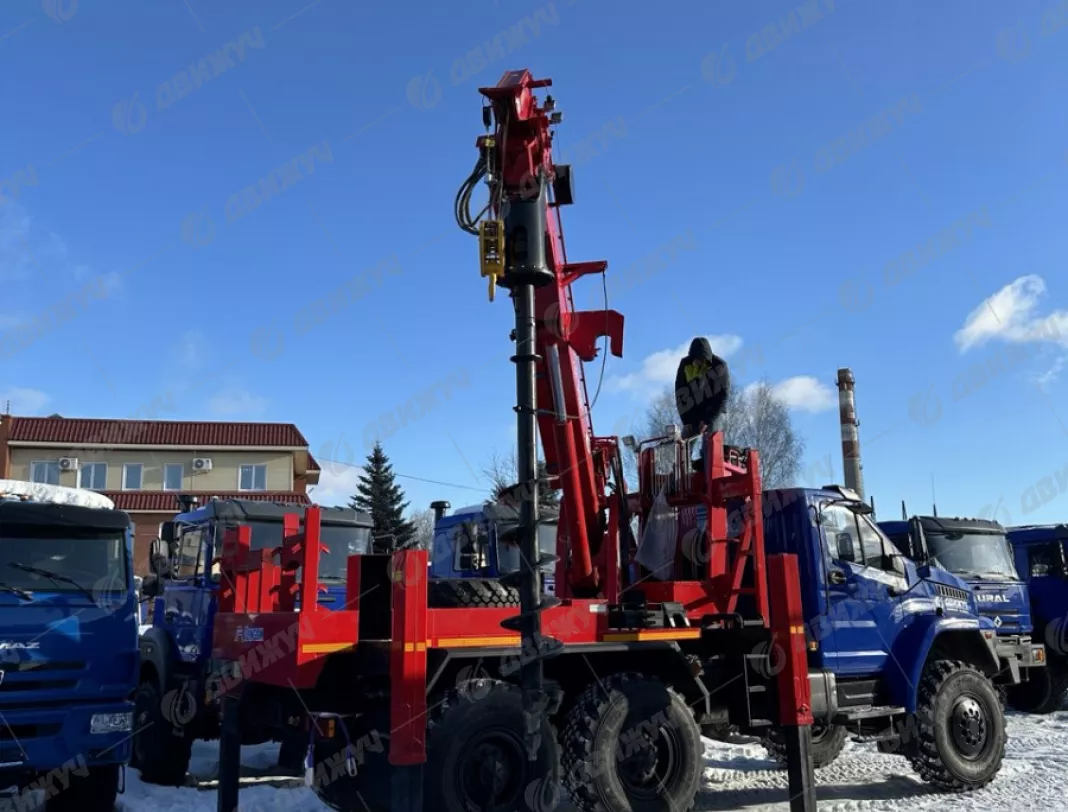 Бурильно-крановая машина БКМ с Kanglim KDC 5600 на шасси Урал NEXT 5557-72