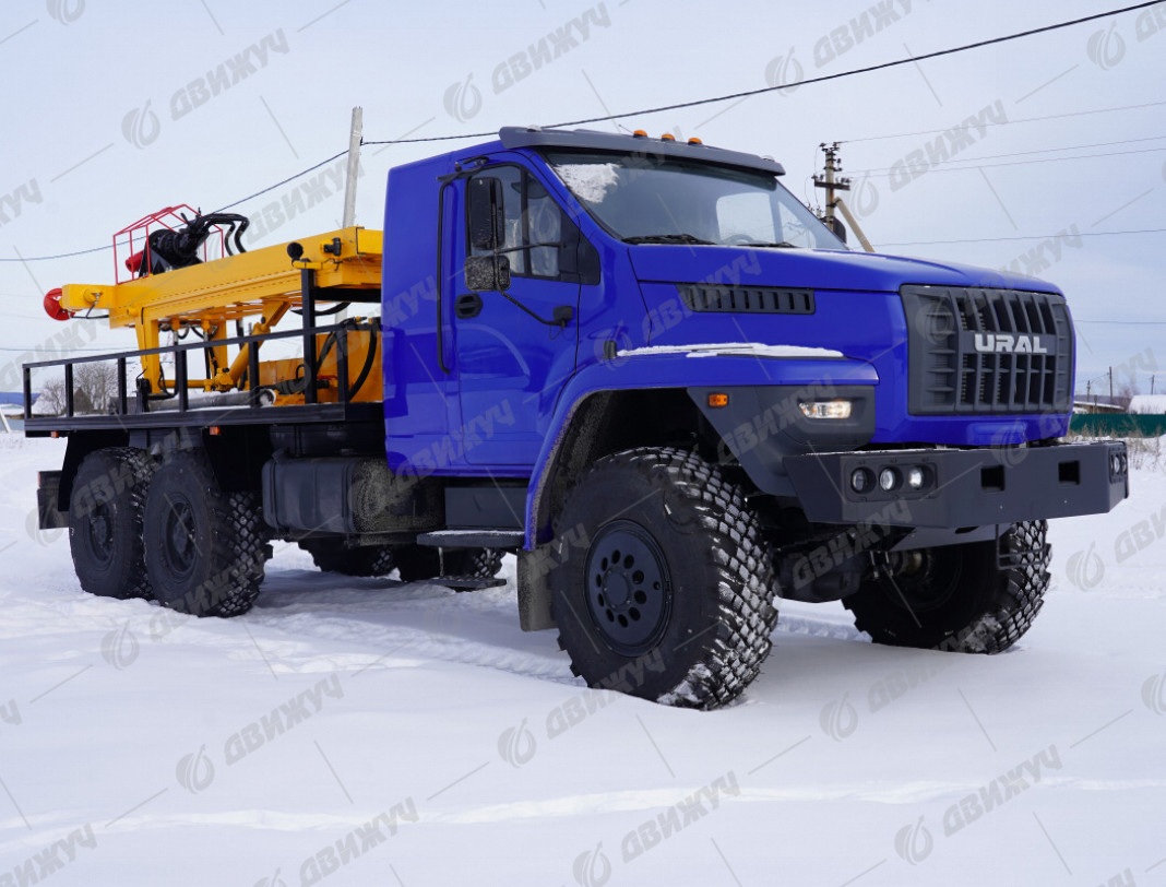 Буровая установка АЗА на шасси Урал NEXT 5557-72 со спальным местом