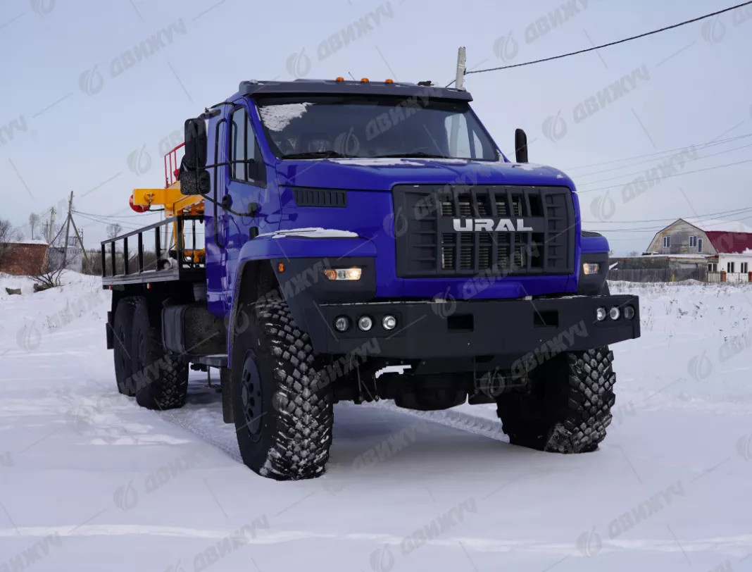 Буровая установка АЗА на шасси Урал NEXT 5557-72 со спальным местом
