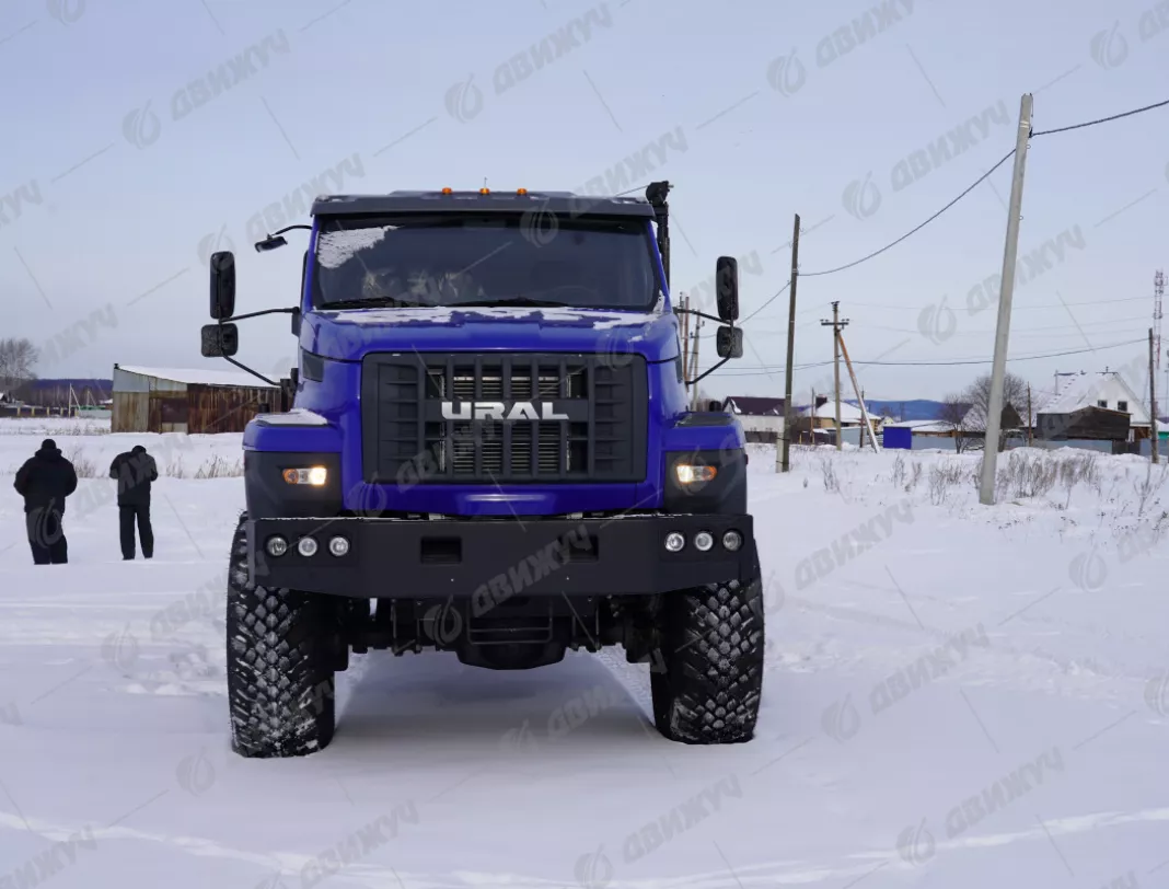 Буровая установка АЗА на шасси Урал NEXT 5557-72 со спальным местом