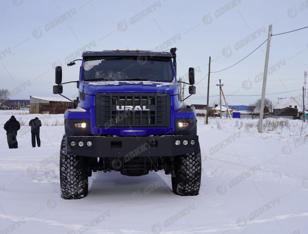 Буровая установка АЗА на шасси Урал NEXT 5557-72 со спальным местом