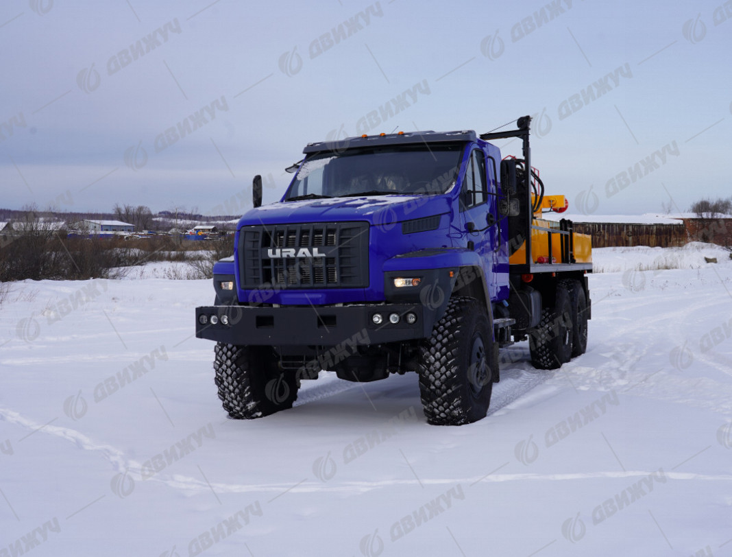 Буровая установка АЗА на шасси Урал NEXT 5557-72 со спальным местом