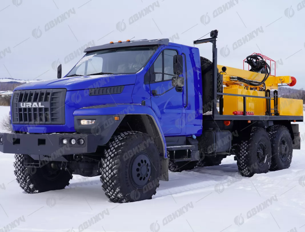 Буровая установка АЗА на шасси Урал NEXT 5557-72 со спальным местом