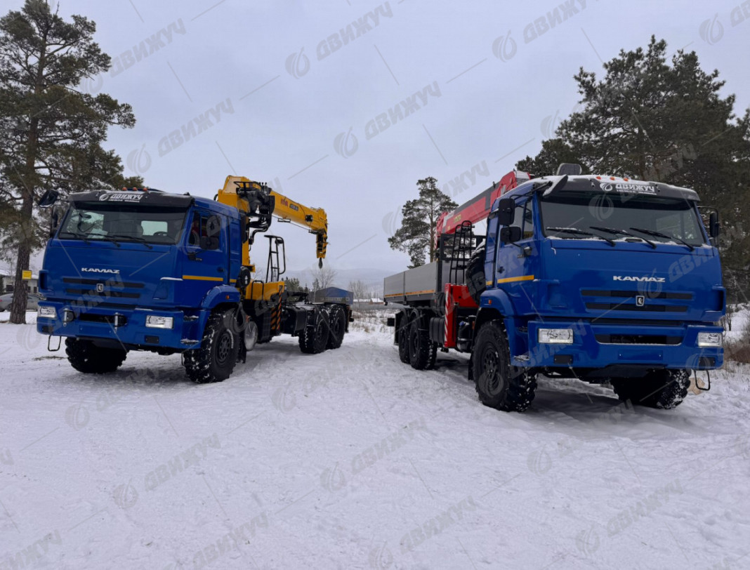 Седельный тягач КАМАЗ 43118-3090-76 (RR) с КМУ HYVA HST8E4