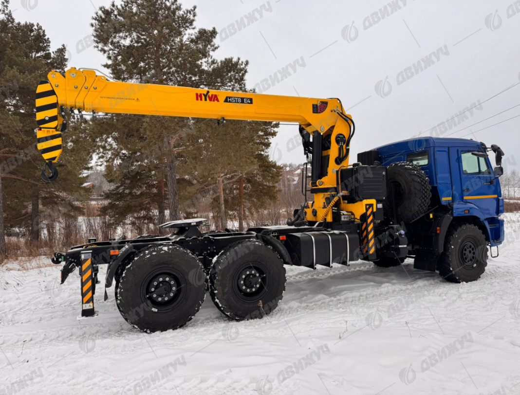 Седельный тягач КАМАЗ 43118-3090-76 (RR) с КМУ HYVA HST8E4