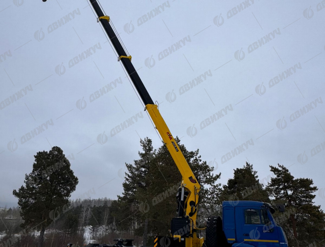 Седельный тягач КАМАЗ 43118-3090-76 (RR) с КМУ HYVA HST8E4