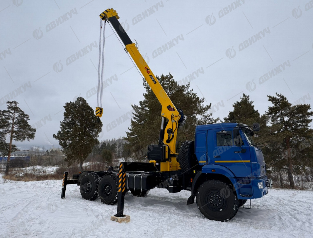 Седельный тягач КАМАЗ 43118-3090-76 (RR) с КМУ HYVA HST8E4